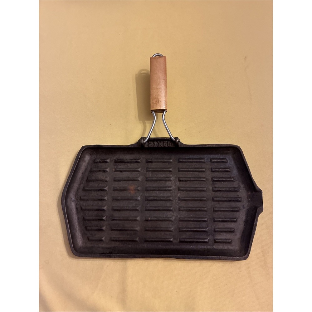 american camper cast iron Griddle Ribbed with flip handle Wood 21x35